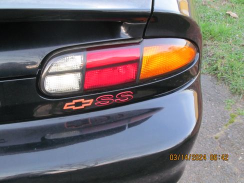 Used 2000 Chevrolet Camaro Z28 w/ SS Performance/Appearance Pkg image 21