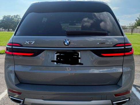 Used 2025 BMW X7 xDrive40i AWD/4WD image 8
