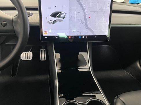 Used 2020 Tesla Model 3 Performance image 9