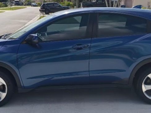 Used 2016 Honda HR-V LX image 12