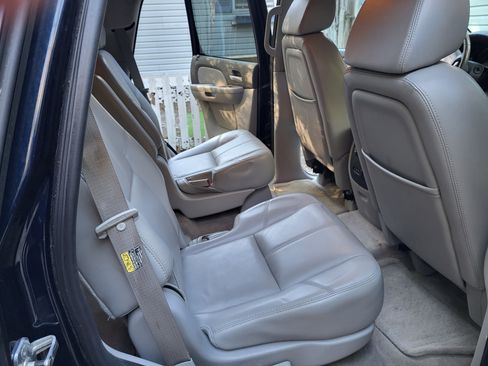 Used 2007 Chevrolet Tahoe LTZ w/ LTZ Preferred Equipment Group image 6