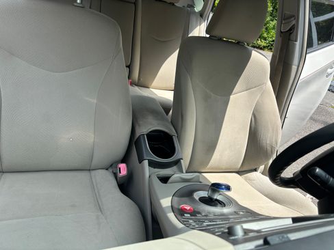 Used 2013 Toyota Prius Two FWD image 11