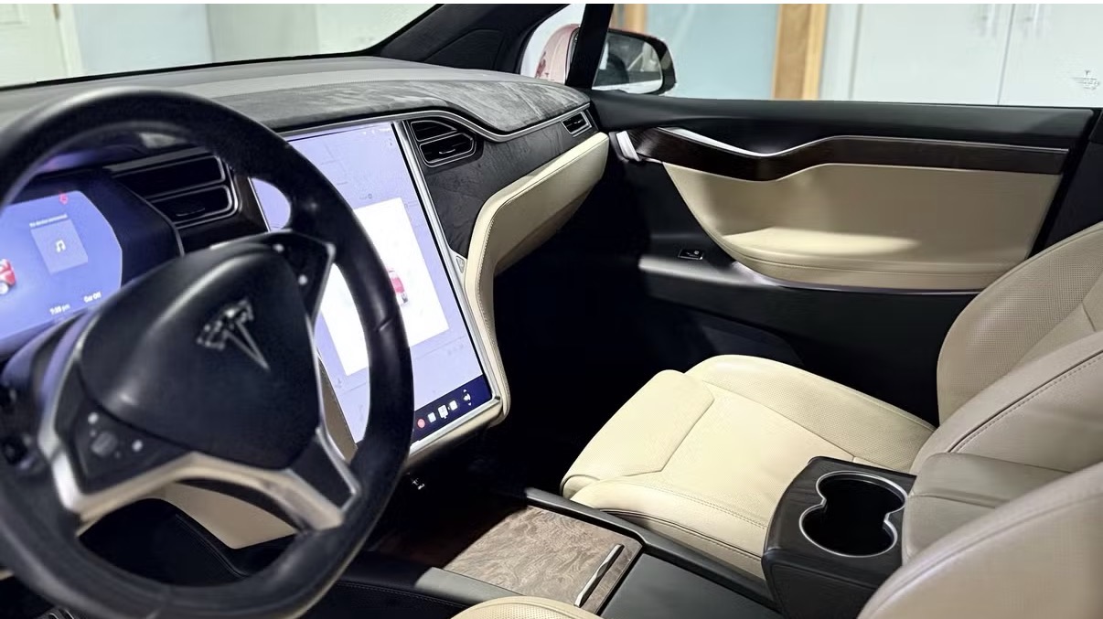 Used 2016 Tesla Model X Performance AWD/4WD image 10