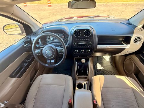 Used 2014 Jeep Compass Sport w/ Power Value Group image 4