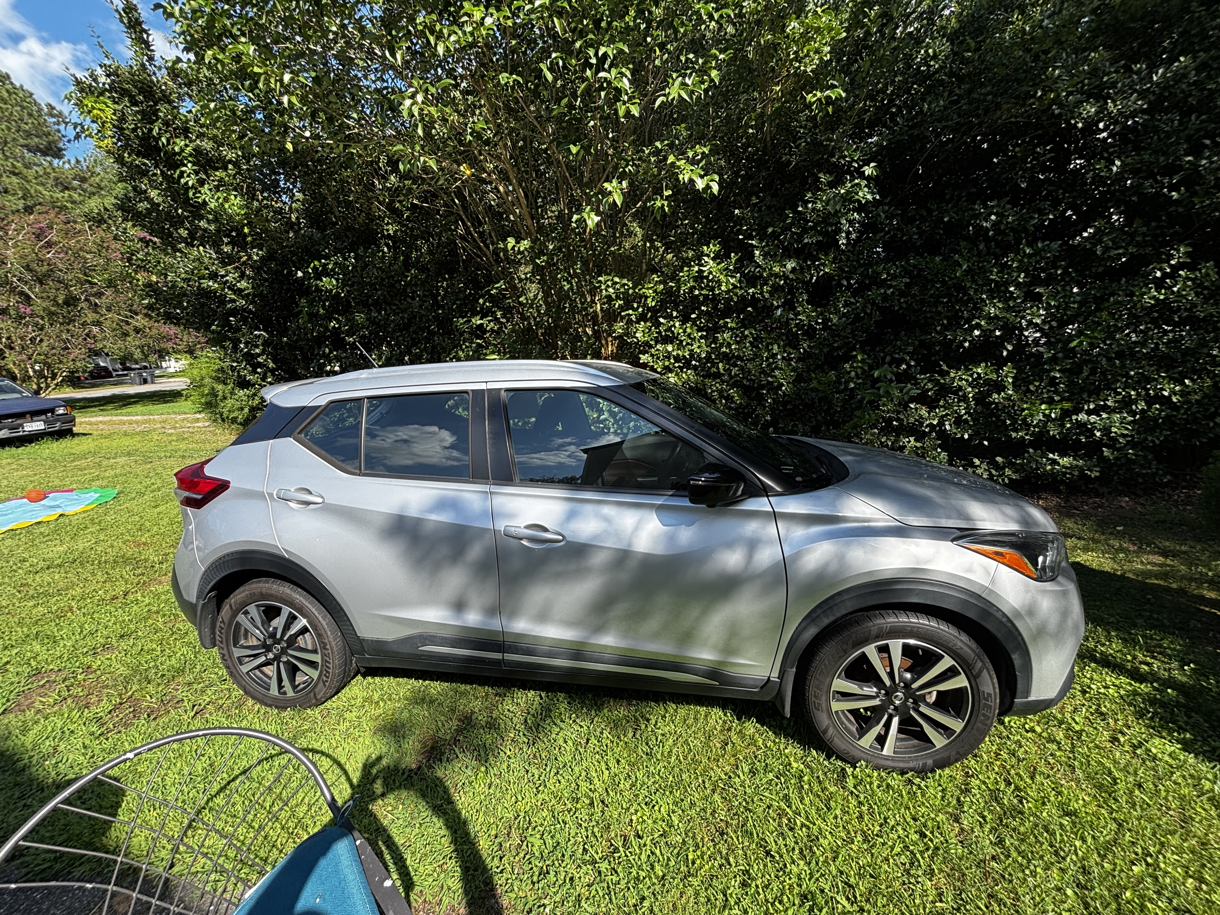 Used 2018 Nissan Kicks SR FWD image 2