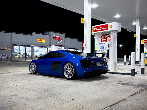 Used 2017 Audi R8 V10 plus AWD/4WD image 4