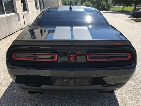 Used 2016 Dodge Challenger SRT Hellcat image 6