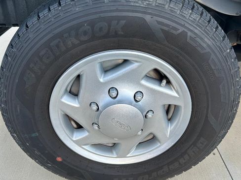 Used 2024 Ford E-350 and Econoline 350 Super Duty w/ Power Windows & Locks Group image 21