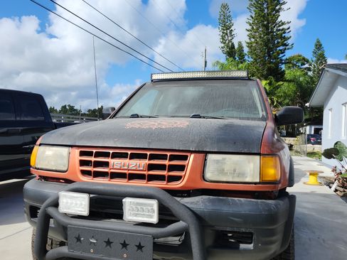 Used 1998 Isuzu Amigo S Sport Utility 2D image 1