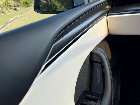 Used 2022 Tesla Model X Plaid image 22