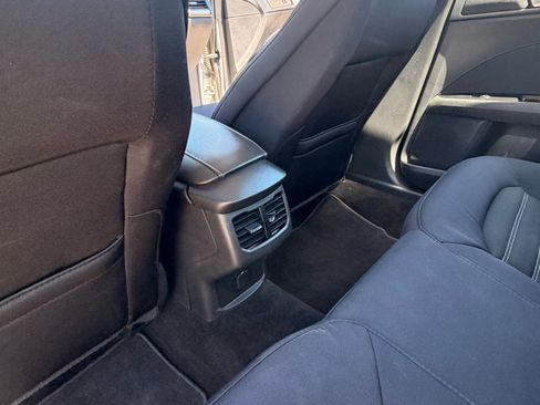 Used 2014 Ford Fusion SE FWD image 20