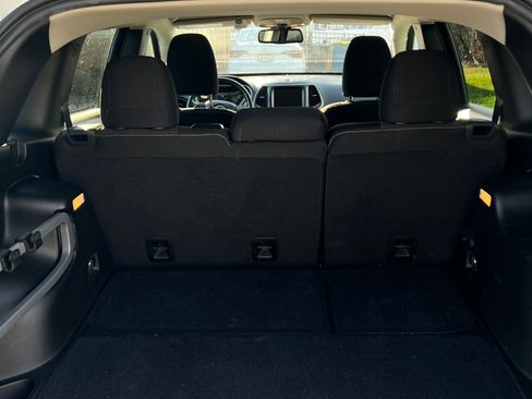 Used 2016 Jeep Cherokee Latitude w/ Cold Weather Group image 27