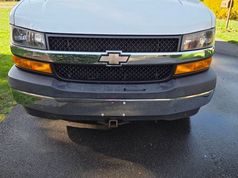 Used 2019 Chevrolet Express 3500 LT w/ LT Preferred Equipment Group image 4