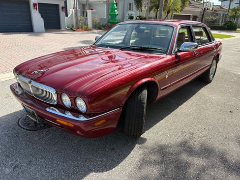 Used 2000 Jaguar XJ Vanden Plas image 13