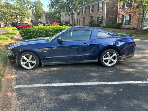 Used 2010 Ford Mustang GT RWD image 1