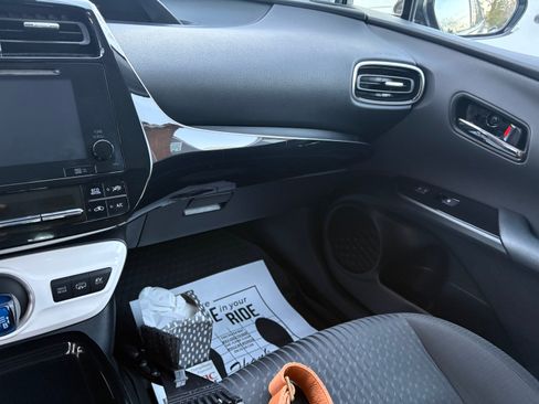 Used 2017 Toyota Prius Prime Plus FWD image 9