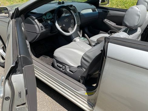 Used 2004 Toyota Solara SE image 8