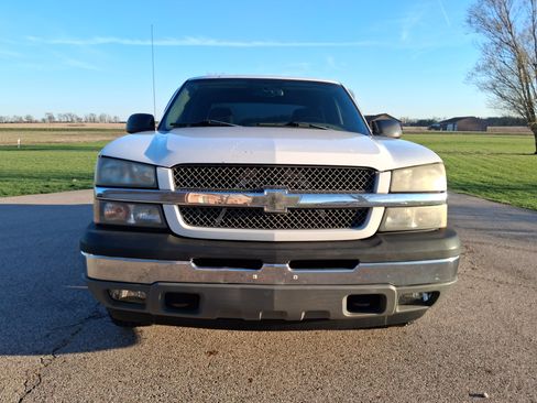 Used 2005 Chevrolet Silverado 1500 LS w/ Light Duty Power Package image 2