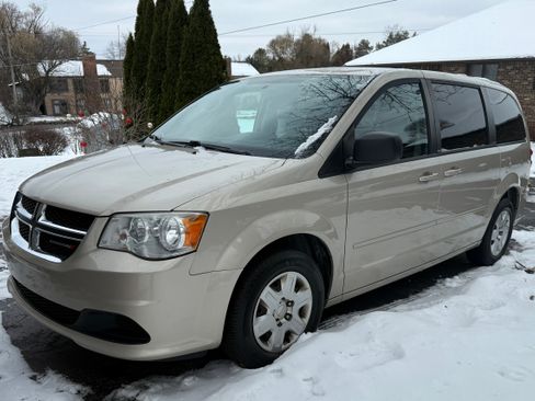 Used 2013 Dodge Grand Caravan SE image 4