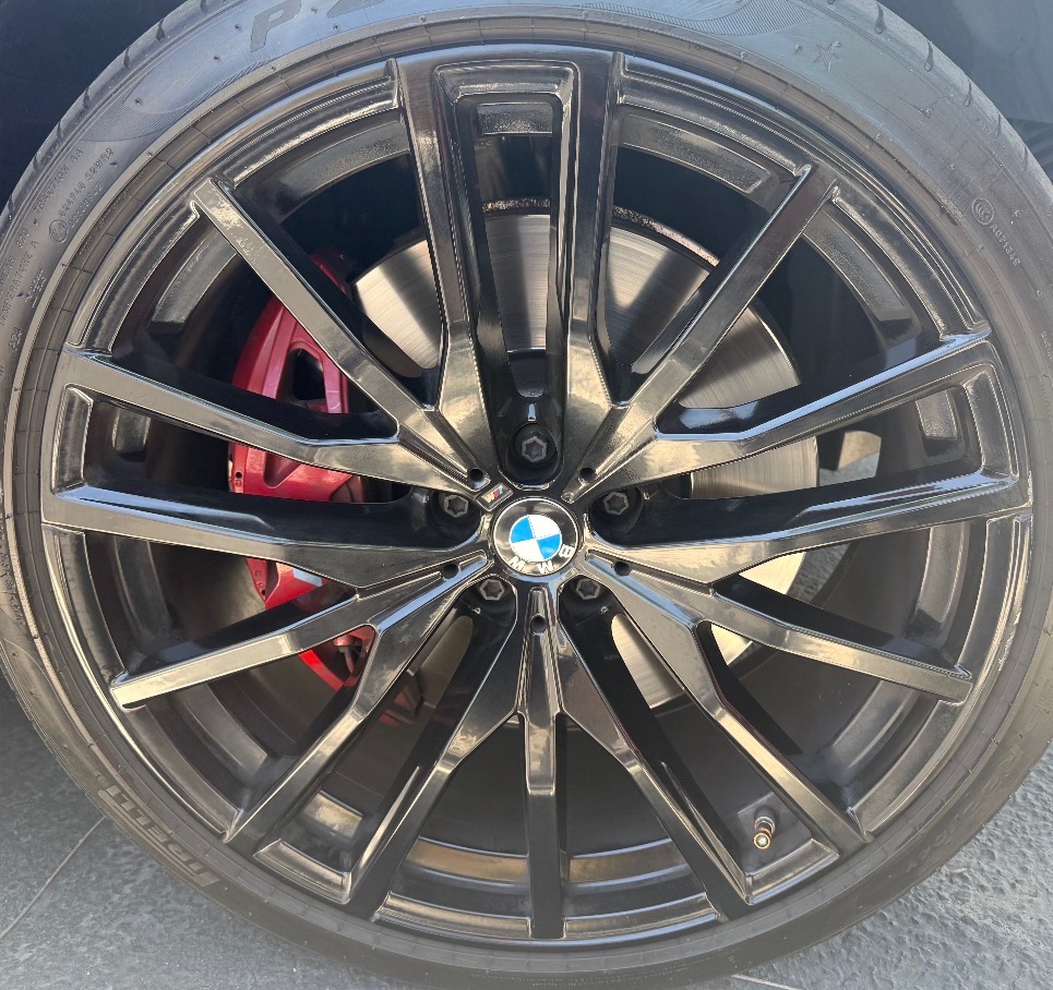 Used 2022 BMW X5 M50i w/ Executive Package AWD/4WD image 2