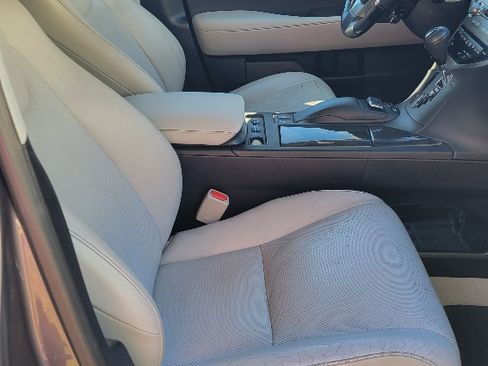 Used 2015 Lexus RX 450h FWD image 8