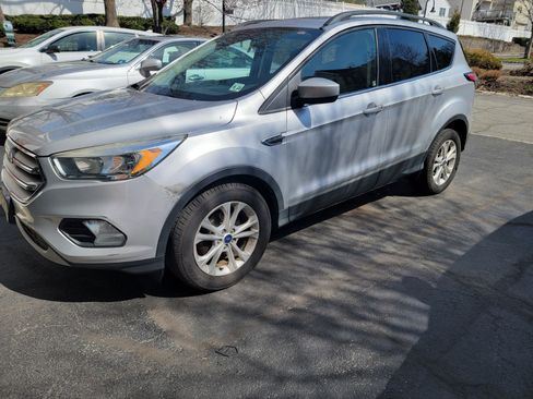 Used 2018 Ford Escape SE image 5