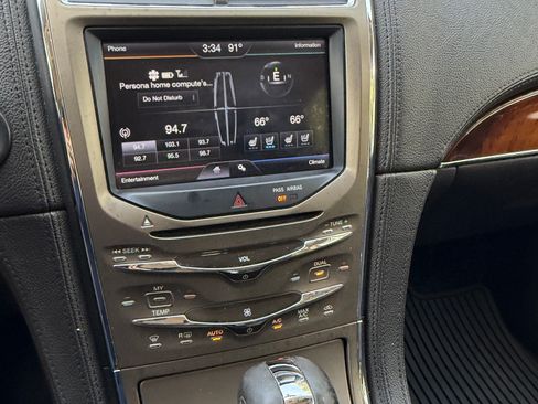 Used 2011 Lincoln MKX 2WD w/ Wood Pkg image 16