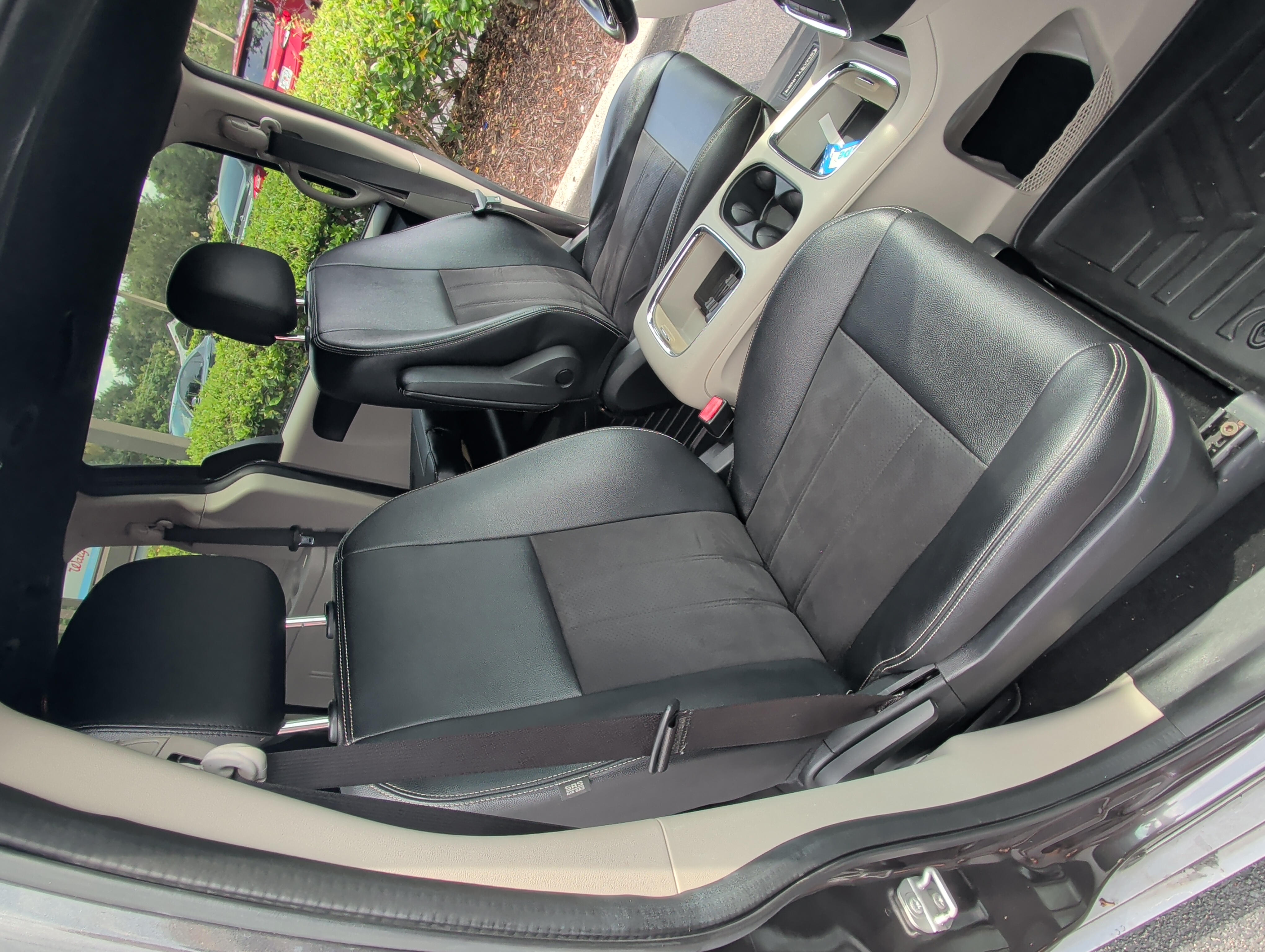 Used 2019 Dodge Grand Caravan SXT FWD image 21