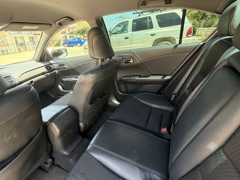 Used 2017 Honda Accord Sport image 4