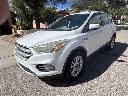 Used 2017 Ford Escape SE image 13