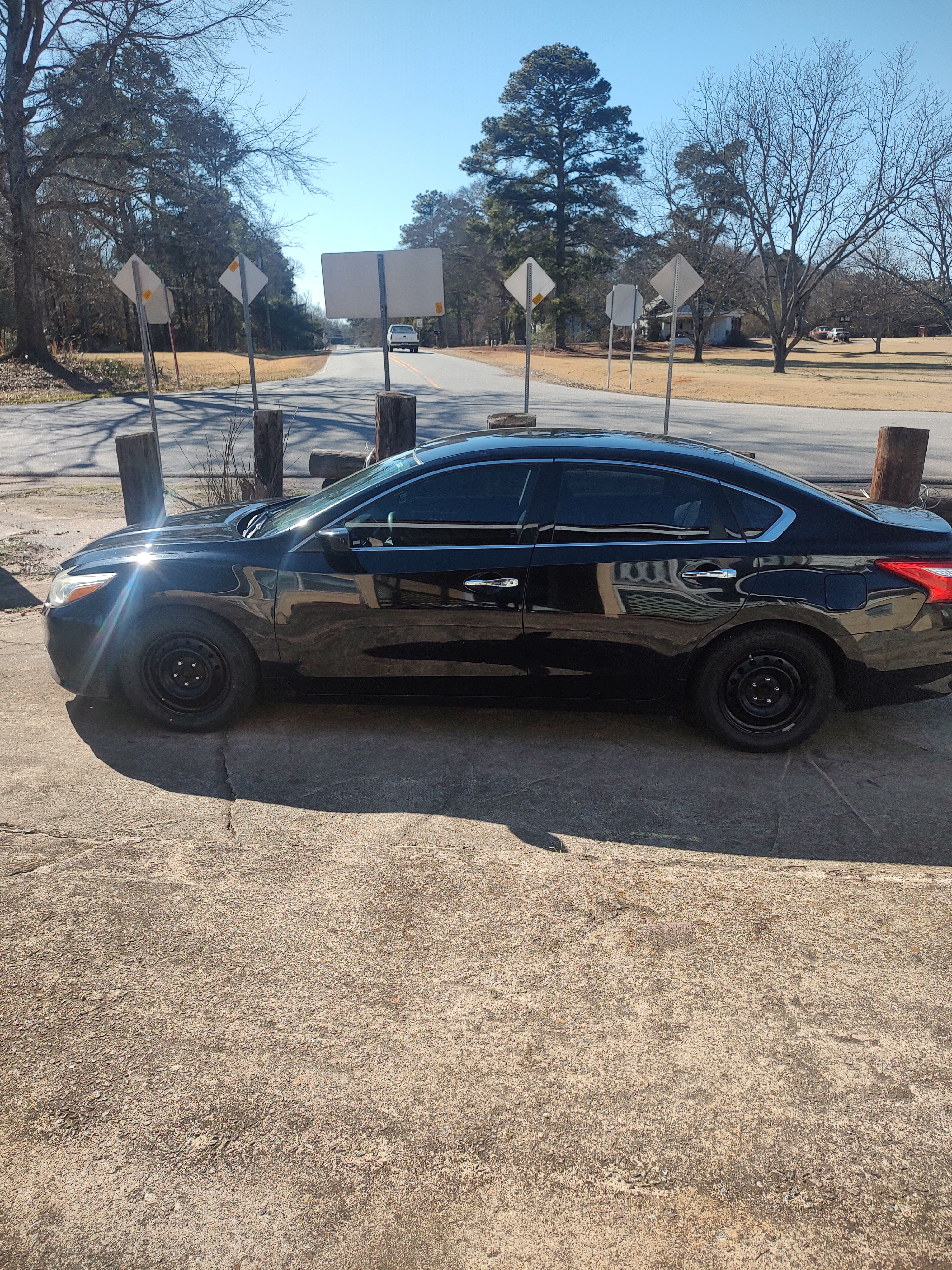 Used 2016 Nissan Altima 2.5 S w/ Power Driver Seat Package FWD image 1