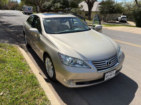 Used 2011 Lexus ES 350 image 2