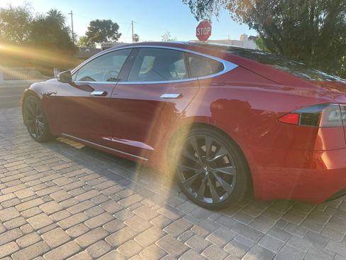 Used 2018 Tesla Model S 100D image 10