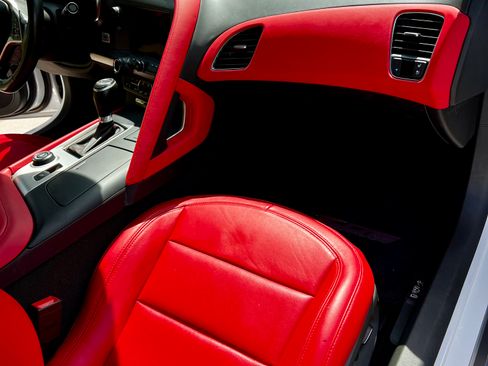 Used 2018 Chevrolet Corvette Z06 RWD image 21