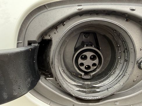 Used 2022 Volvo XC60 T8 Polestar w/ Protection Package Premier image 12