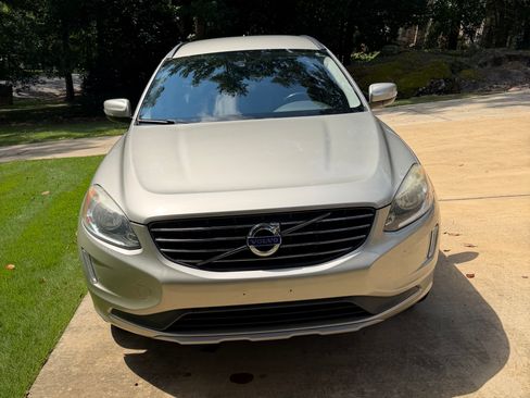 Used 2017 Volvo XC60 T5 FWD image 12