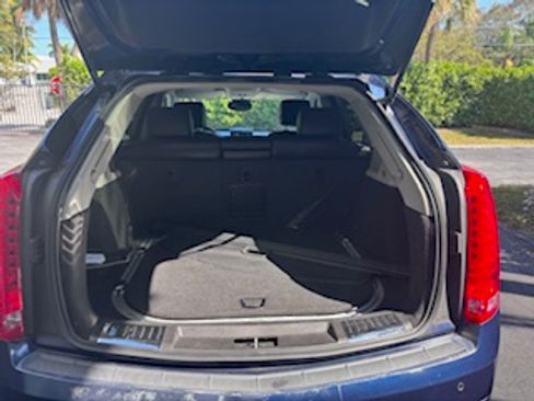 Used 2010 Cadillac SRX Luxury image 11