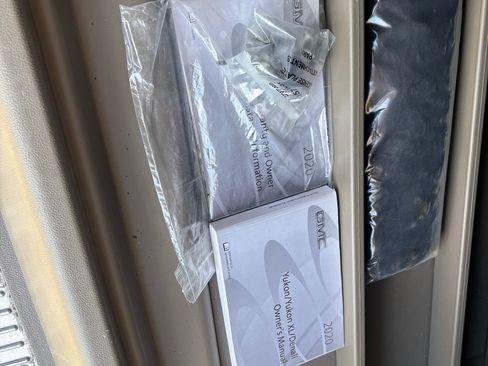 Used 2020 GMC Yukon XL SLT w/ Open Road Package image 19