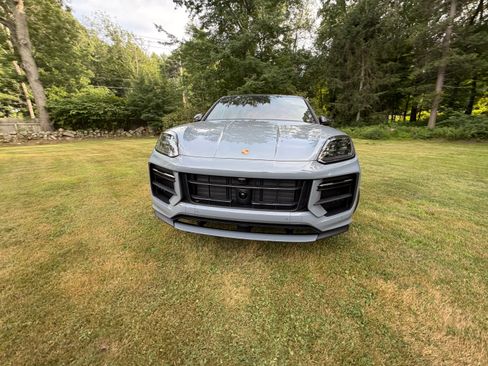 Used 2025 Porsche Cayenne Turbo GT AWD/4WD image 6