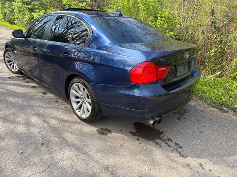 Used 2011 BMW 328i 328i Sedan 4D image 2