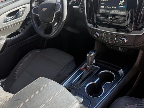 Used 2018 Chevrolet Traverse LT image 8