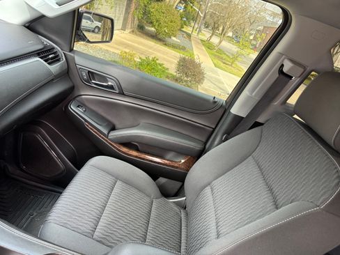 Used 2019 Chevrolet Tahoe 4WD w/ Enhanced Driver Alert Package image 12