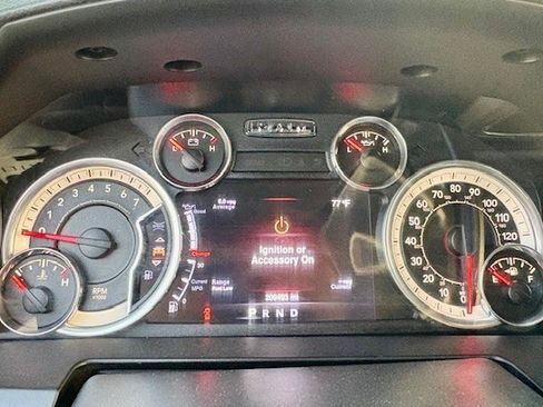 Used 2016 RAM 2500 Laramie w/ Convenience Group image 13