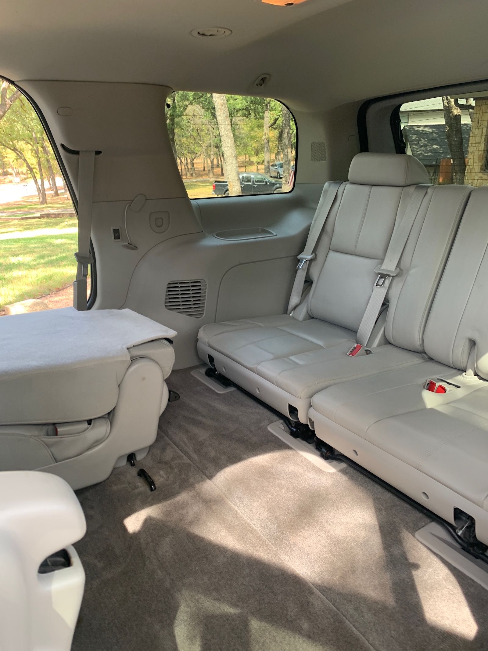 Used 2012 GMC Yukon SLT w/ SLT-2 Equipment Package AWD/4WD image 17