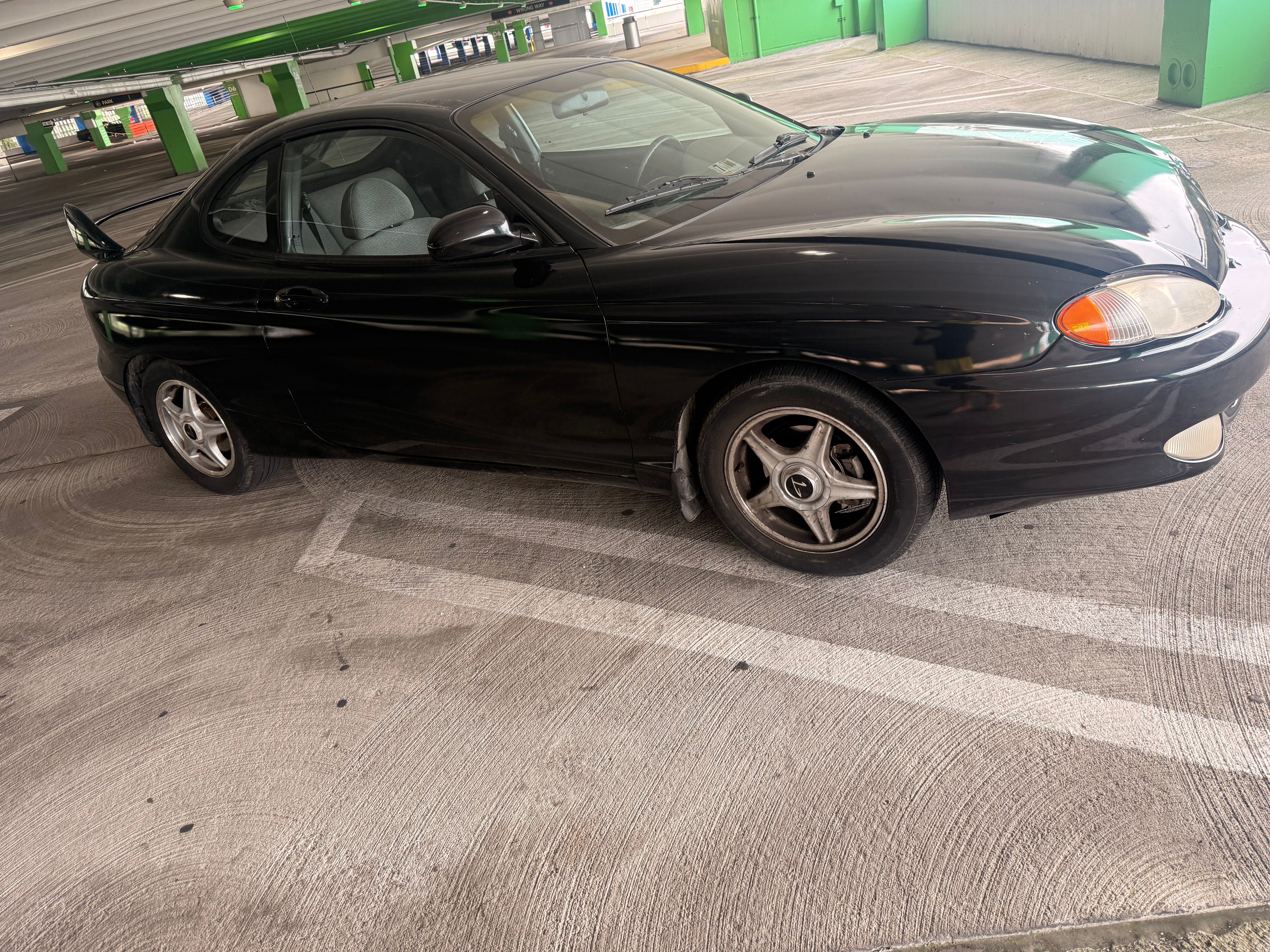 Used 1999 Hyundai Tiburon FX FWD image 10