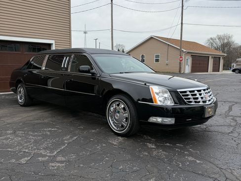 Used 2008 Cadillac DTS Limousine image 11