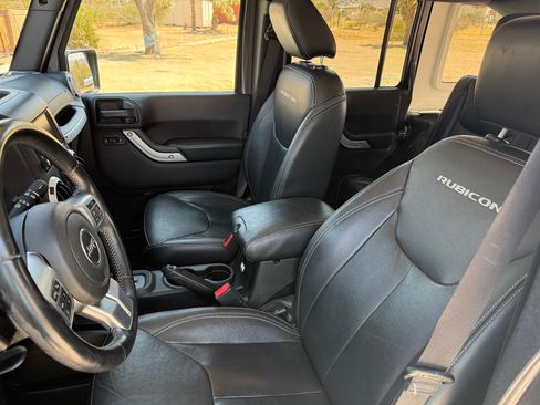 Used 2016 Jeep Wrangler Unlimited Rubicon AWD/4WD image 10