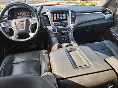 Used 2020 GMC Yukon XL SLT image 13