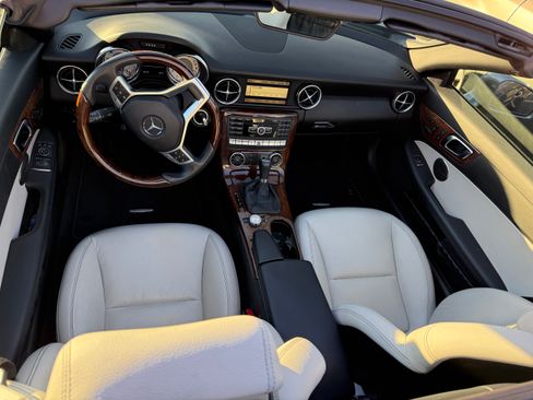 Used 2012 Mercedes-Benz SLK 350 image 12