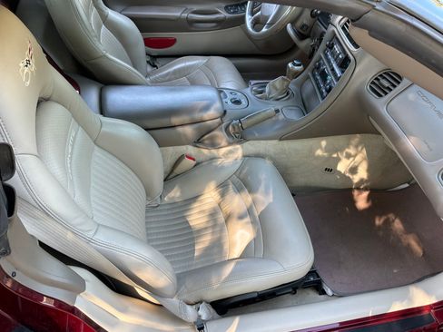 Used 2003 Chevrolet Corvette Convertible w/ Preferred Equipment Group1 RWD image 11